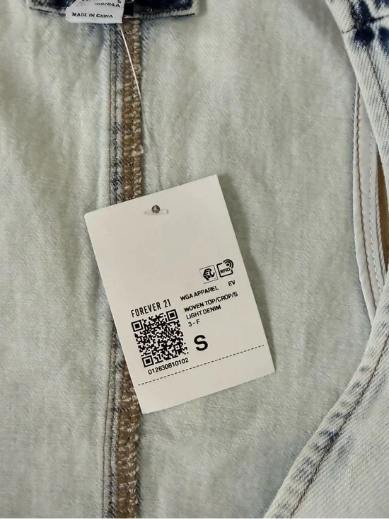 Forever 21 Light Denim Cropped Vest - Picture 2 of 3